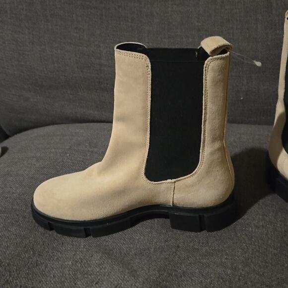 Cruza Tendencia Suede Lug Sole Chelsea Boots NWOT‎ - Picture 2 of 5